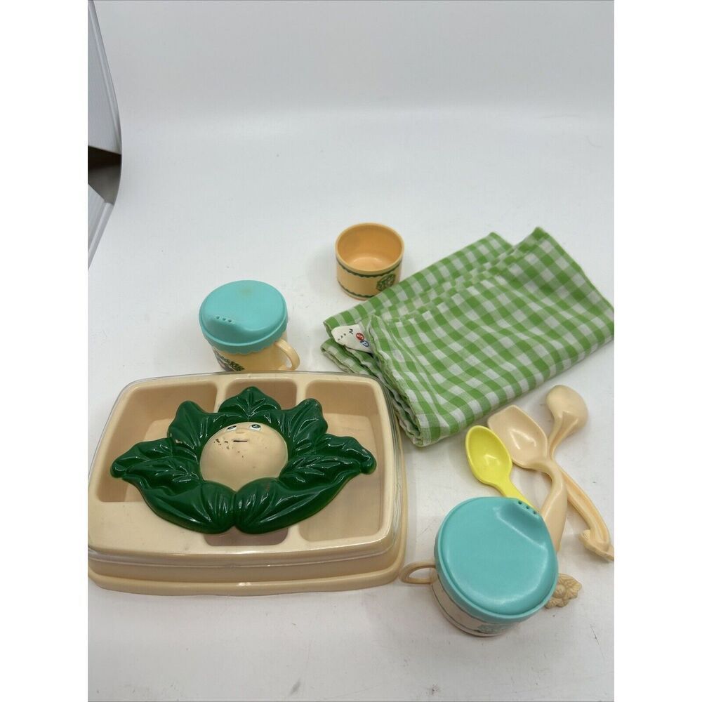 Cabbage Patch Kids Feeding Set 1984 Vintage feeding set, used condition